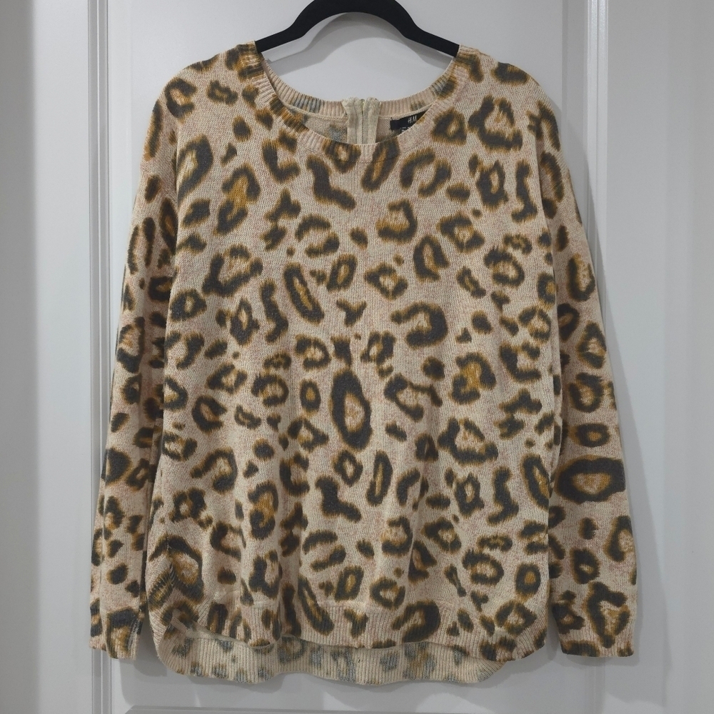 H&M Leopard Print Poly Wool Blend Sweater, M - Picture 3 of 14